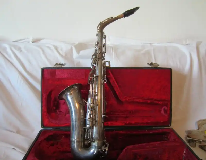 Saxophones - Looking to find age and value of my Vintage