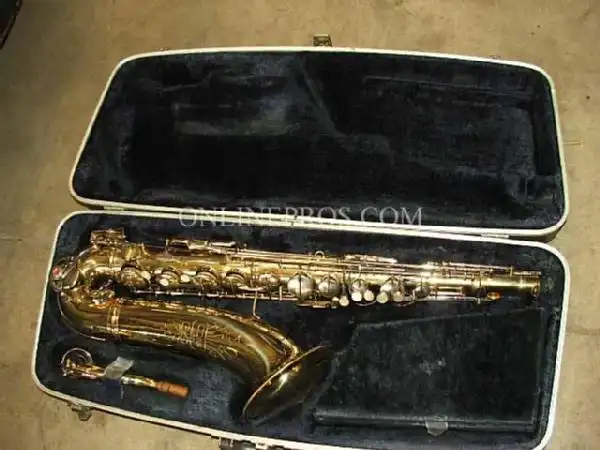 Saxophones - Vintage Saxes in a School Auction? In the U.S ...