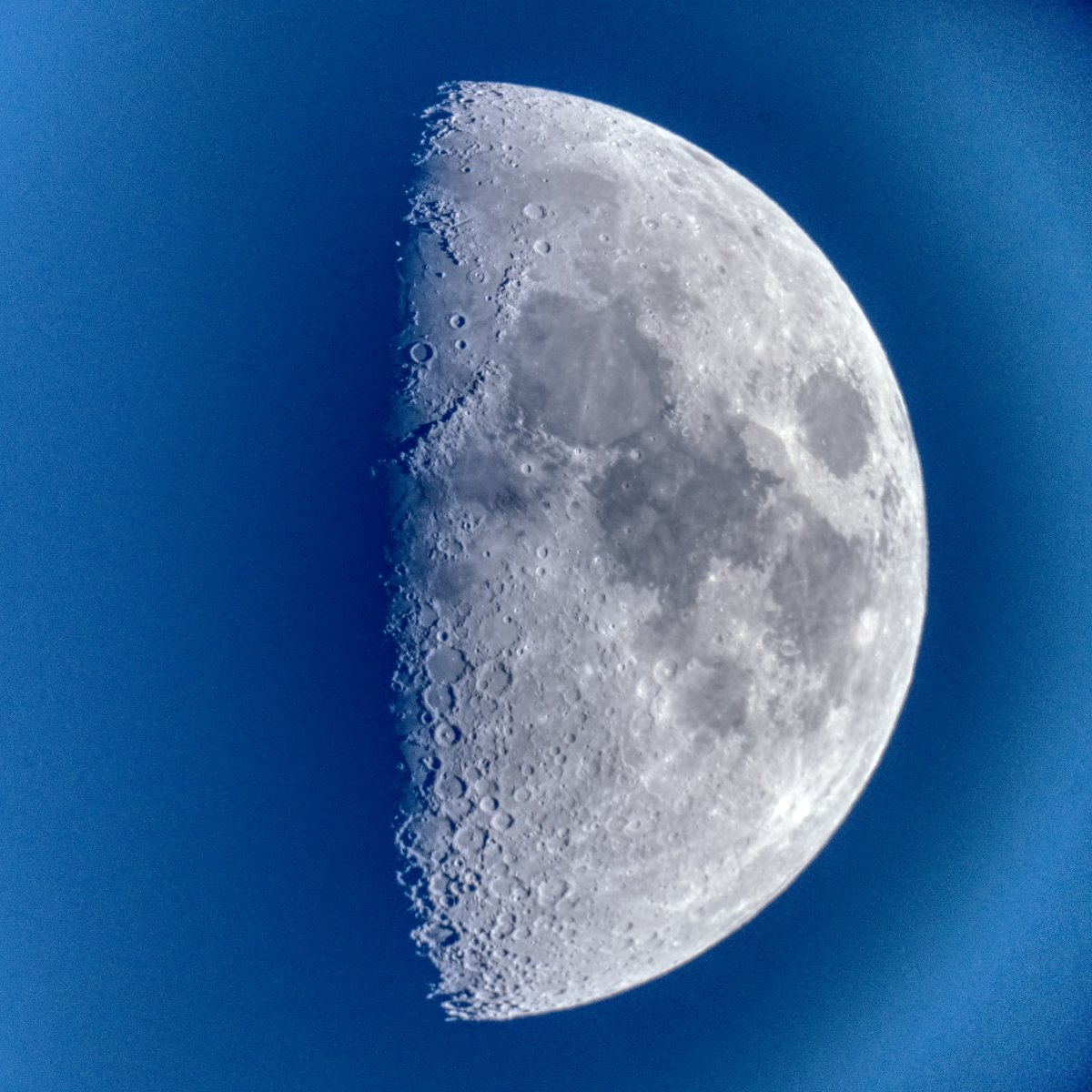 Moon HDR 01.jpg